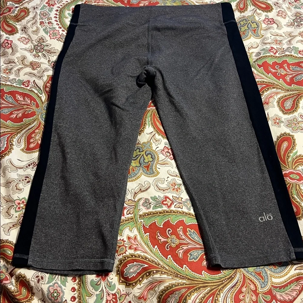 ALO YOGA Cropped Vintage Y2K Leggings
